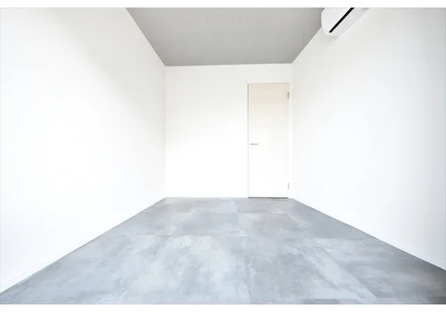 Across Avenue Minami-Nagasaki - Interior - ["Flooring", "Floor", "Wall"]
