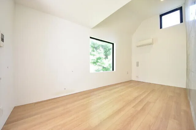 Square Court Waseda - Interior - ["Flooring", "Wood flooring", "Wood"]