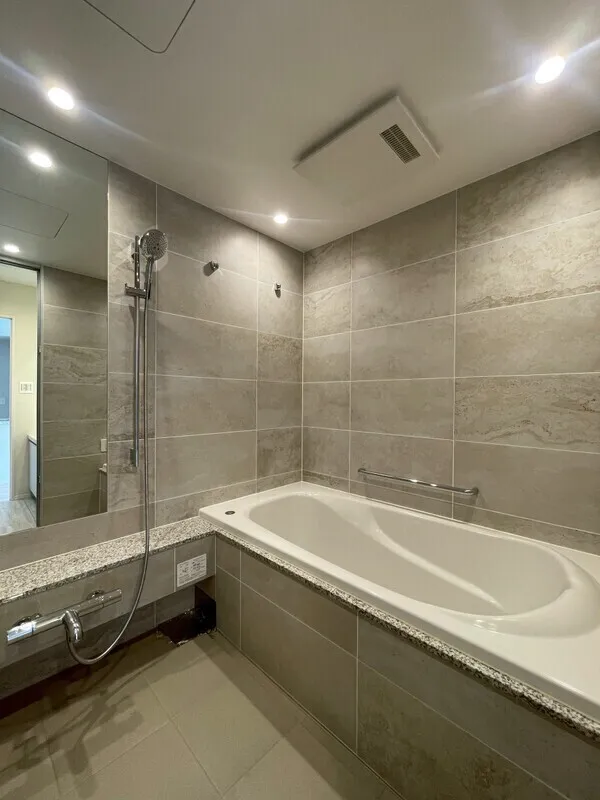 Dash Living Aoyama - Interior - ["Bathroom", "Plumbing fixture", "Flooring"]