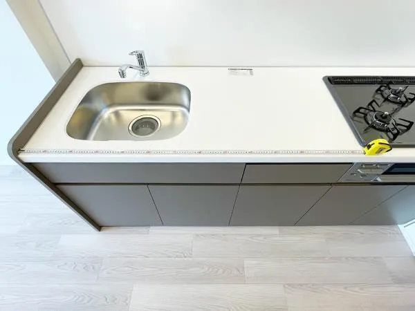 Brillia Ist Asakusa - Interior - ["Kitchen Sink", "Flooring", "Kitchen"]