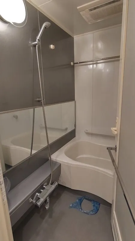 Residia Tsukiji - Interior - ["Plumbing fixture", "Flooring", "Bathroom"]