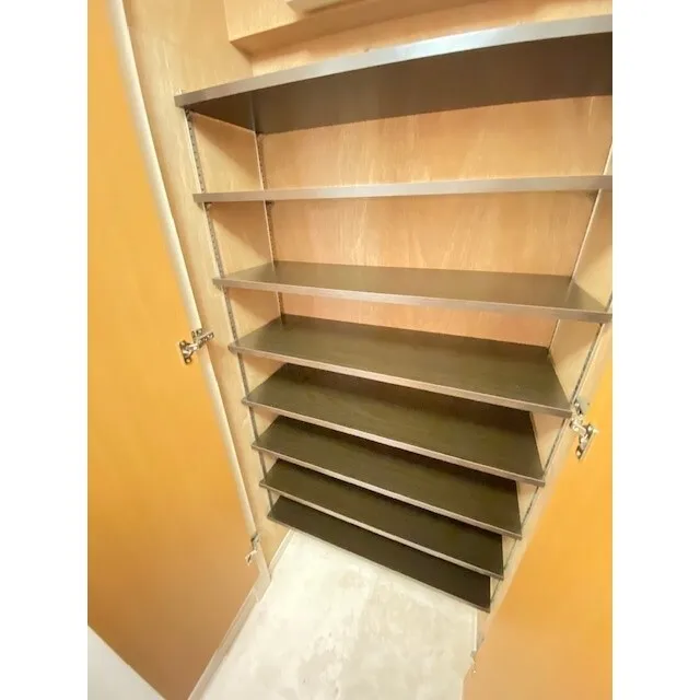 Ebisu Mukaiyama Sky Heights - Interior - ["Stairs", "Shelf", "Shelving"]