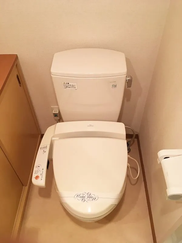 Belaire Meguro - Interior - ["Toilet seat", "Toilet", "Bathroom"]