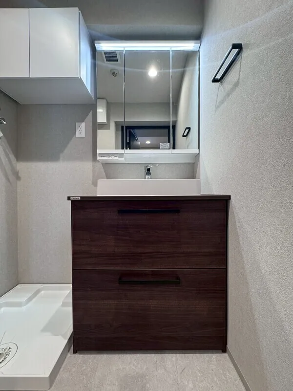 LUMIEC un Sasazuka - Interior - ["Flooring", "Bathroom cabinet", "Floor"]