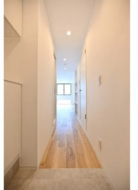 False Class Takadanobaba - Interior - ["Flooring", "Floor", "Wood"]