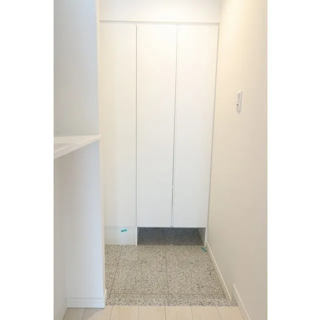 Comforia Fudomae - Interior - ["Property", "Room", "Door"]