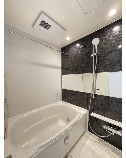 Comforia Liv Bunkyo Gokokuji - Interior - ["Flooring", "Plumbing fixture", "Interior design"]