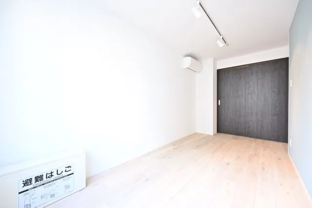 Ruygo Oshiage - Interior - ["Flooring", "Wood", "Floor"]