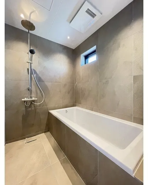 Bankan - Interior - ["Flooring", "Bathroom", "Floor"]