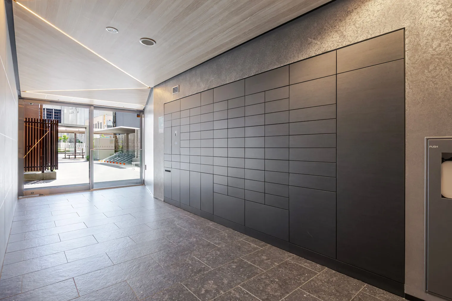 Brilia ist Asakusa - Exterior - []