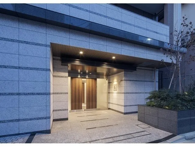 Comforia Nishimagome HILLSIDE - Exterior - ["Plant", "Asphalt", "Road surface"]
