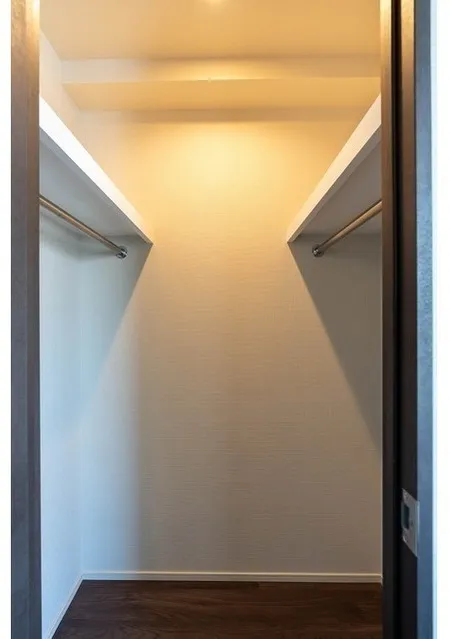 The Glow Mita - Interior - ["Wood", "Flooring", "Ceiling"]