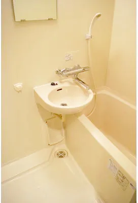 Royal Waseda University - Interior - ["Plumbing fixture", "Bathroom", "Flooring"]
