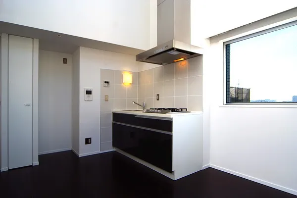 RESIDIA Kinshicho II - Interior - ["Kitchen", "Flooring", "Ceiling"]
