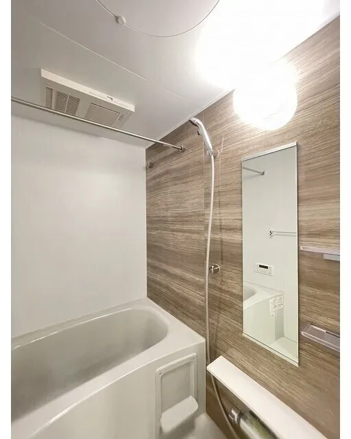 Due Oku - Interior - ["Flooring", "Plumbing fixture", "Interior design"]