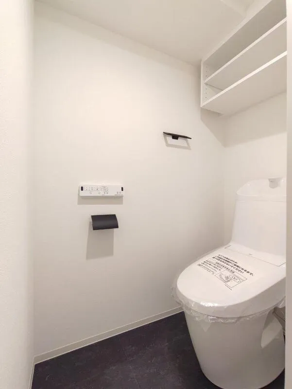 Cross Residence Takadanobaba - Interior - ["Flooring", "Toilet seat", "Floor"]