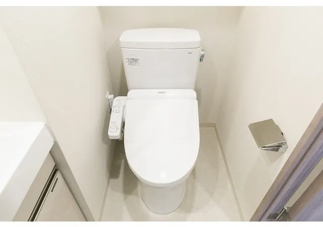 CASSIA Ueno Iriya - Interior - ["Toilet seat", "Toilet", "Plumbing fixture"]