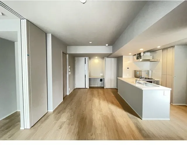 Baus Flats Kuramae - Interior - ["Flooring", "Floor", "Ceiling"]