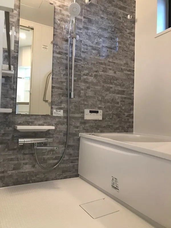RESIDIA Sasazuka III - Interior - ["Plumbing fixture", "Shower head", "Tap"]