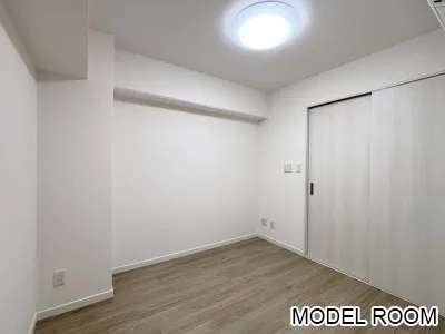 River City 21 East Towers II - Interior - ["Flooring", "Floor", "Ceiling"]