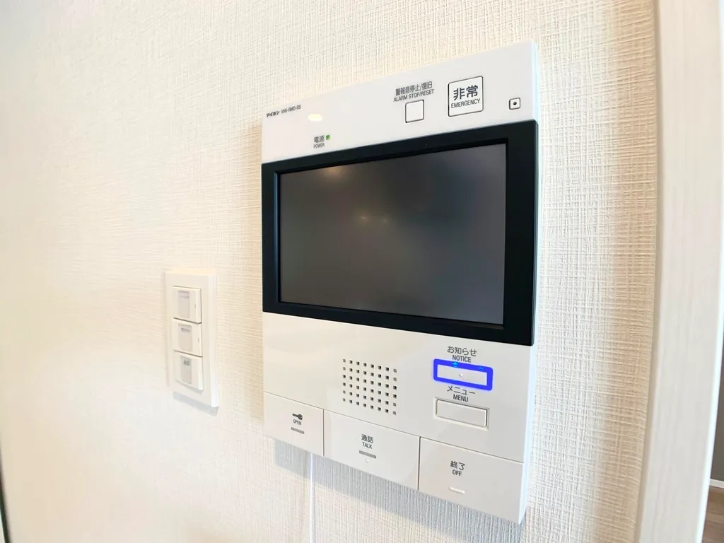 Urban Core Tsukishima - Interior - ["Home appliance", "Medical equipment", "Computer monitor accessory"]