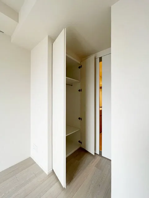 Orchid Residence Togoshi Park - Interior - ["Building", "Fixture", "House"]