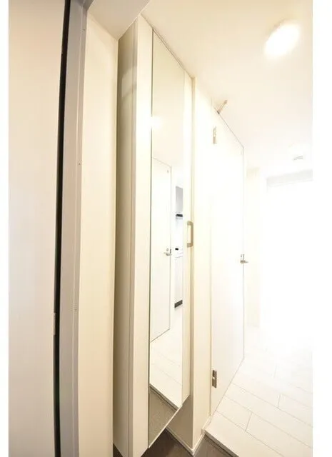 Goodenough Nakano Shinbashi - Interior - ["Wall", "Flooring", "Wood"]