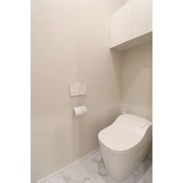 Bonnur Allamanda - Interior - ["Toilet seat", "Toilet", "Plumbing fixture"]