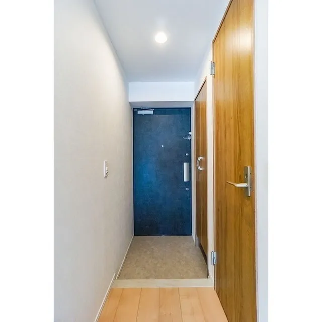 Grand Casa Oji II - Interior - ["Door", "Fixture", "Building"]