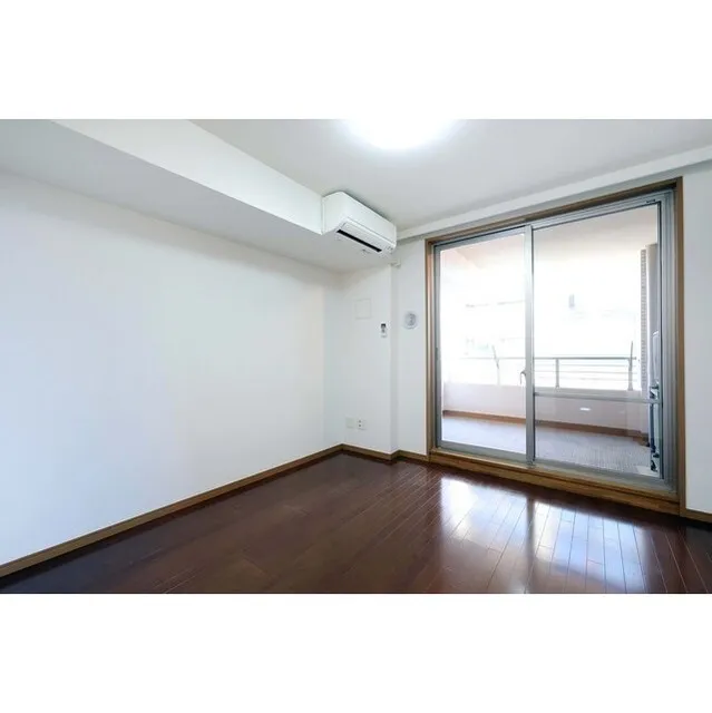 Residence Charmant Tsukishima - Interior - ["Building", "Window", "Fixture"]
