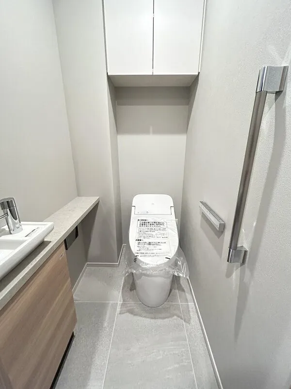 The Lions Ookayama - Interior - ["Toilet seat", "Toilet", "Plumbing fixture"]