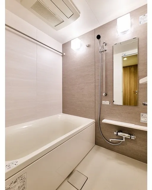 Comforia Liv Nishioshima SOUTH - Interior - ["Flooring", "Floor", "Plumbing fixture"]