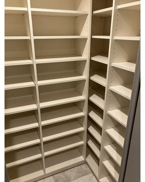 Wellis Daikanyama Sarugakucho Terrace - Interior - ["Shelf", "Shelving", "Wood stain"]