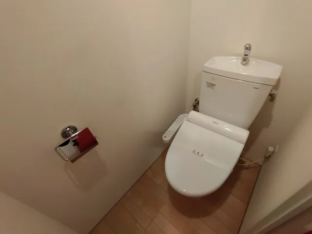 Blanche Shin-Nakano - Interior - ["Toilet seat", "Toilet", "Plumbing fixture"]