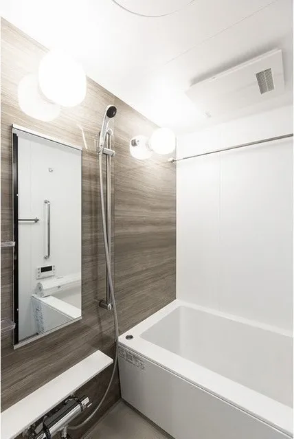 La Sante Ueno - Interior - ["Plumbing fixture", "Shower head", "Building"]