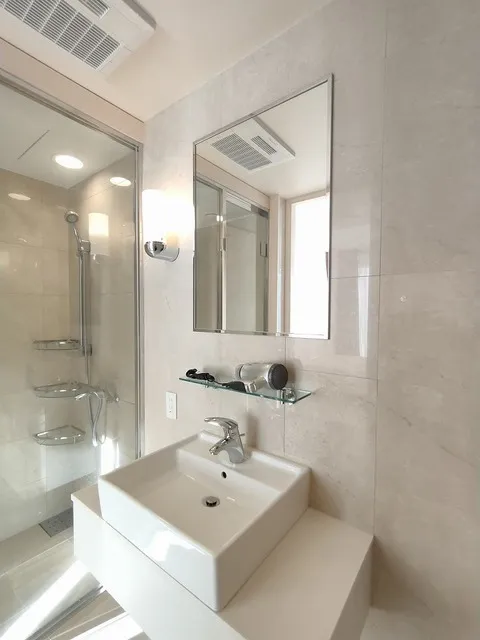 Frontier Residence The Tower Shinagawa - Interior - ["Mirror", "Tap", "Sink"]