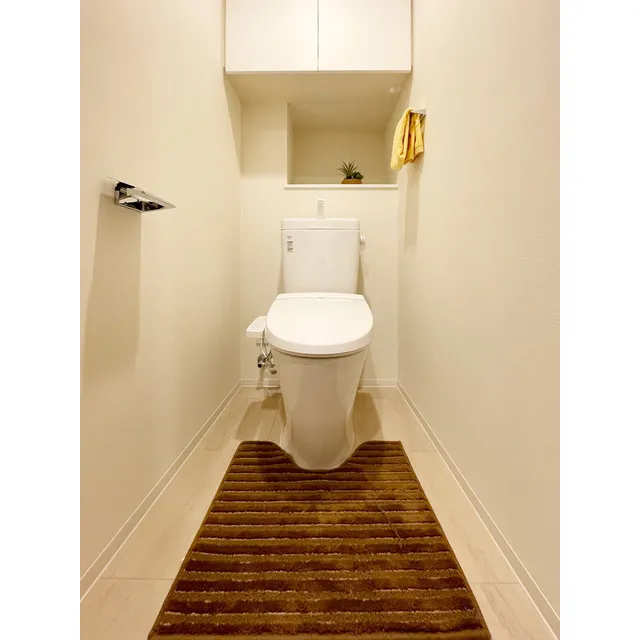 Latiera Ryogoku - Interior - ["Toilet", "Toilet seat", "Plumbing fixture"]