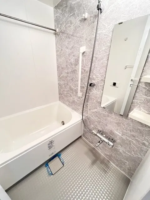 RESIDIA Itabashi Honmachi Place - Interior - ["Flooring", "Floor", "Plumbing fixture"]