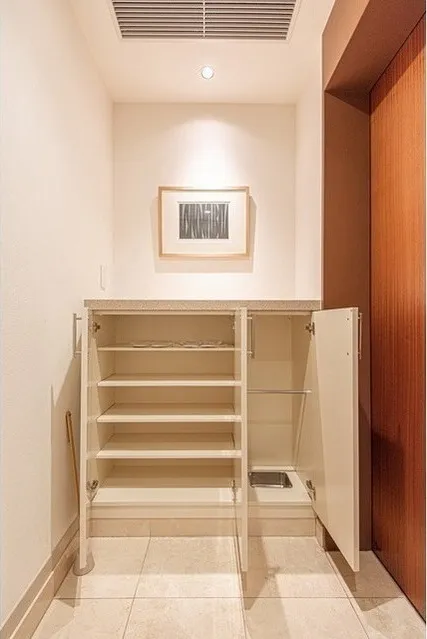 Prudential Tower Residence - Interior - ["Property", "Wood", "Rectangle"]