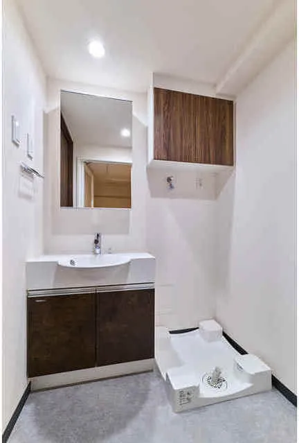 Prele Duc Kinshi Park - Interior - ["Flooring", "Interior design", "Floor"]
