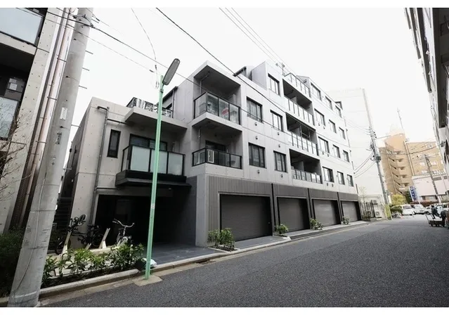 LUMIEC CHITOSE FUNABASHI - Exterior - ["Apartment", "Overhead power line", "Brutalist architecture"]