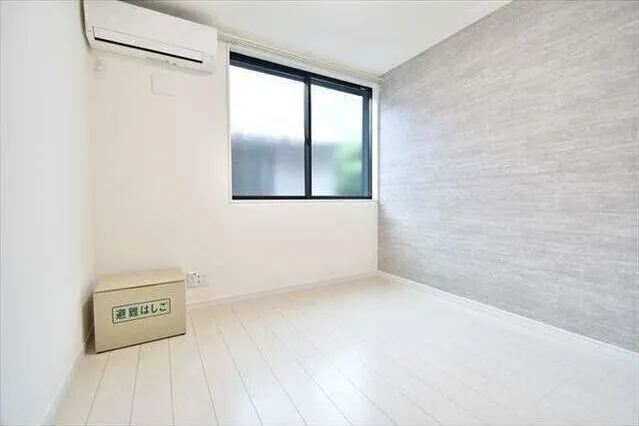 Brilliant Kanamecho - Interior - ["Property", "Window", "Rectangle"]