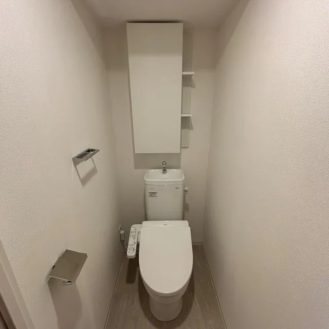 Park Axis Shinagawa Tennozu Isle - Interior - ["Toilet seat", "Toilet", "Plumbing fixture"]