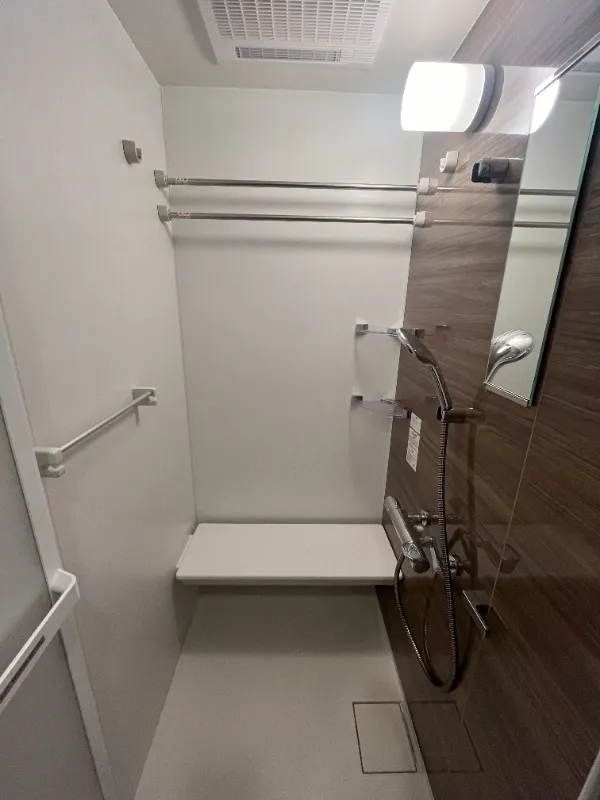 Cross Residence Kanda Jinbocho - Interior - ["Flooring", "Floor", "Plumbing fixture"]