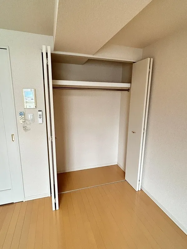 Misuz Court Monzen-Nakacho - Interior - ["Wood", "Flooring", "Floor"]