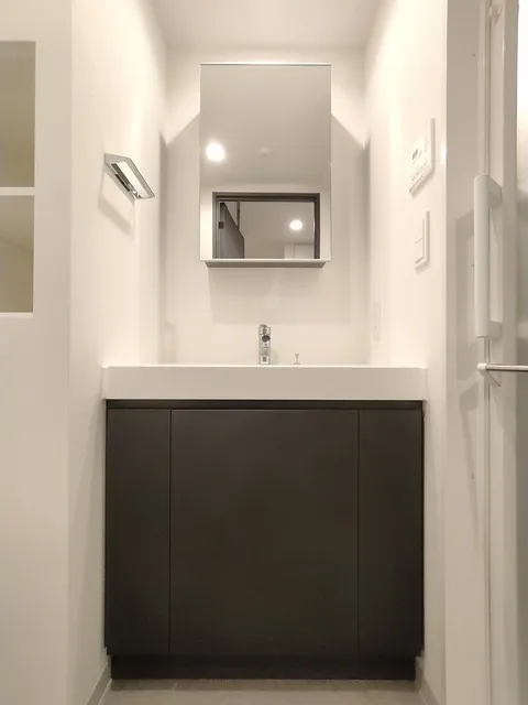 Comforia Kamimeguro - Interior - ["Rectangle", "Fixture", "Automotive exterior"]
