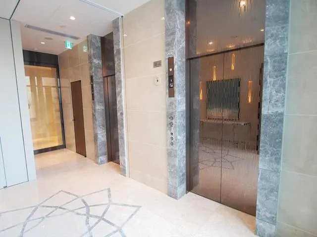 Park Court Nogizaka The Tower - Exterior - ["Property", "Door", "Fixture"]