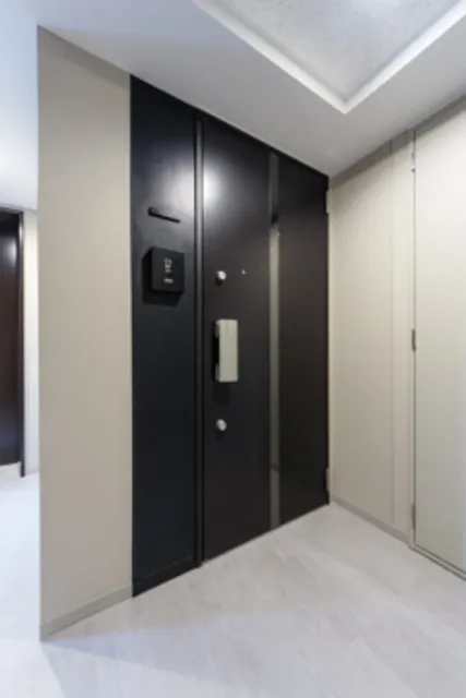 Horinouchi Mansion - Interior - ["Fixture", "Door", "Interior design"]