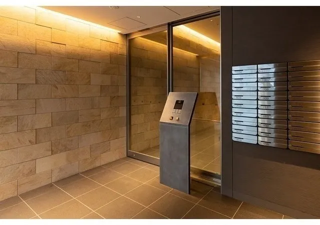 Hulic Narimasu - Exterior - ["Building", "Fixture", "Interior design"]