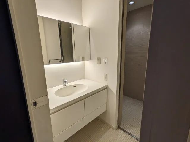 Fukasawa Space 9 - Interior - ["Bathroom Sink", "Plumbing fixture", "Wall"]